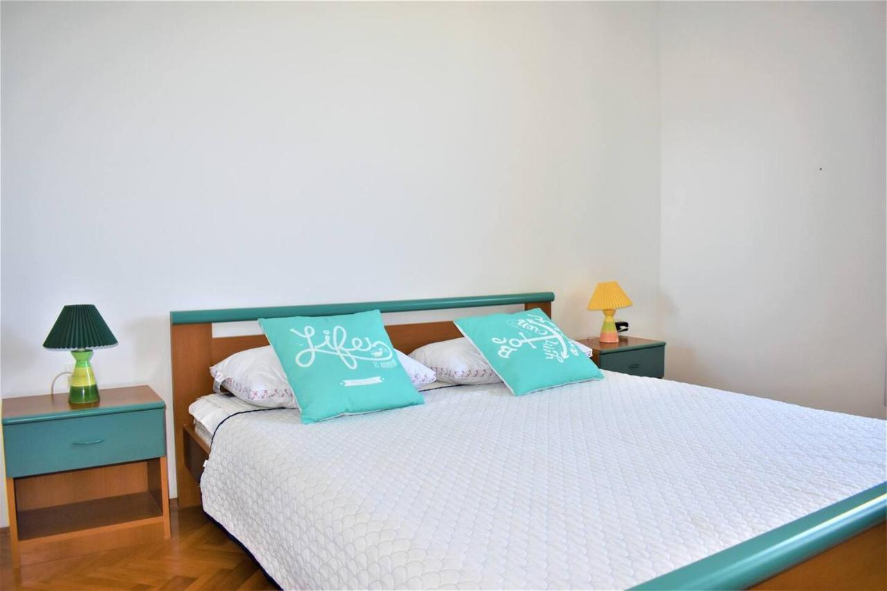Apartment Luka Novalja Bagian luar foto
