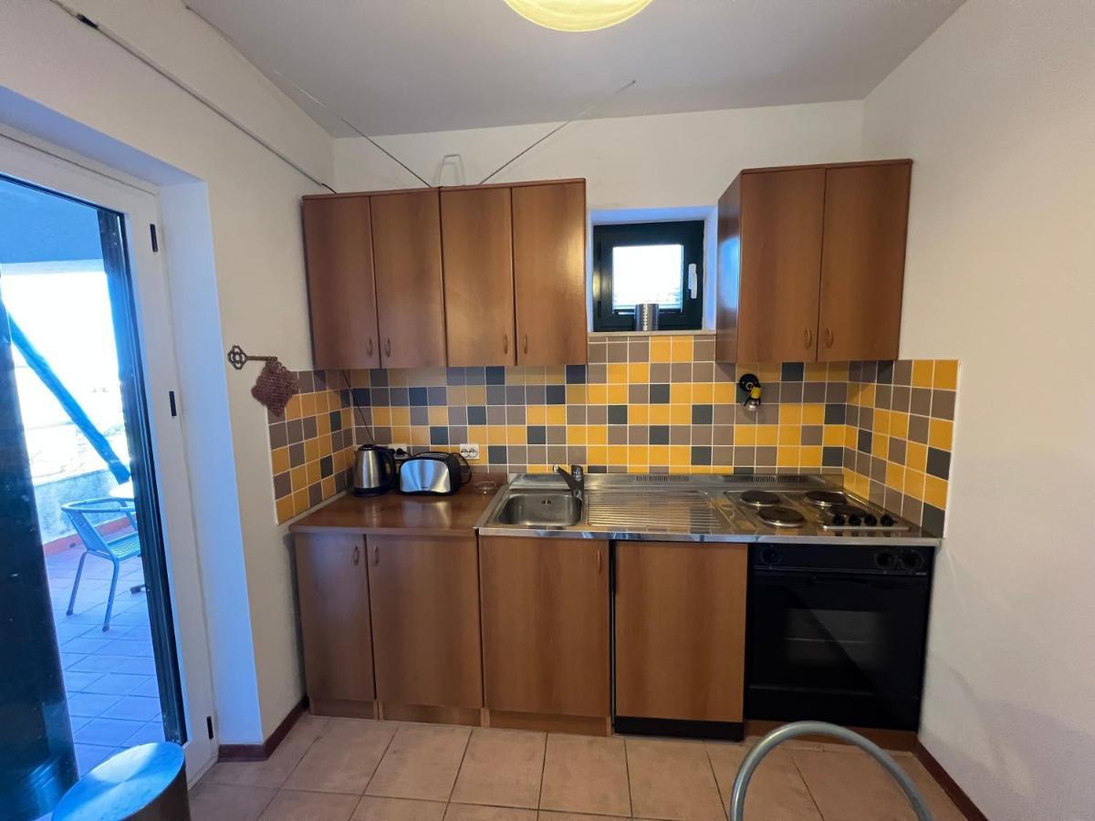 Apartment Luka Novalja Bagian luar foto