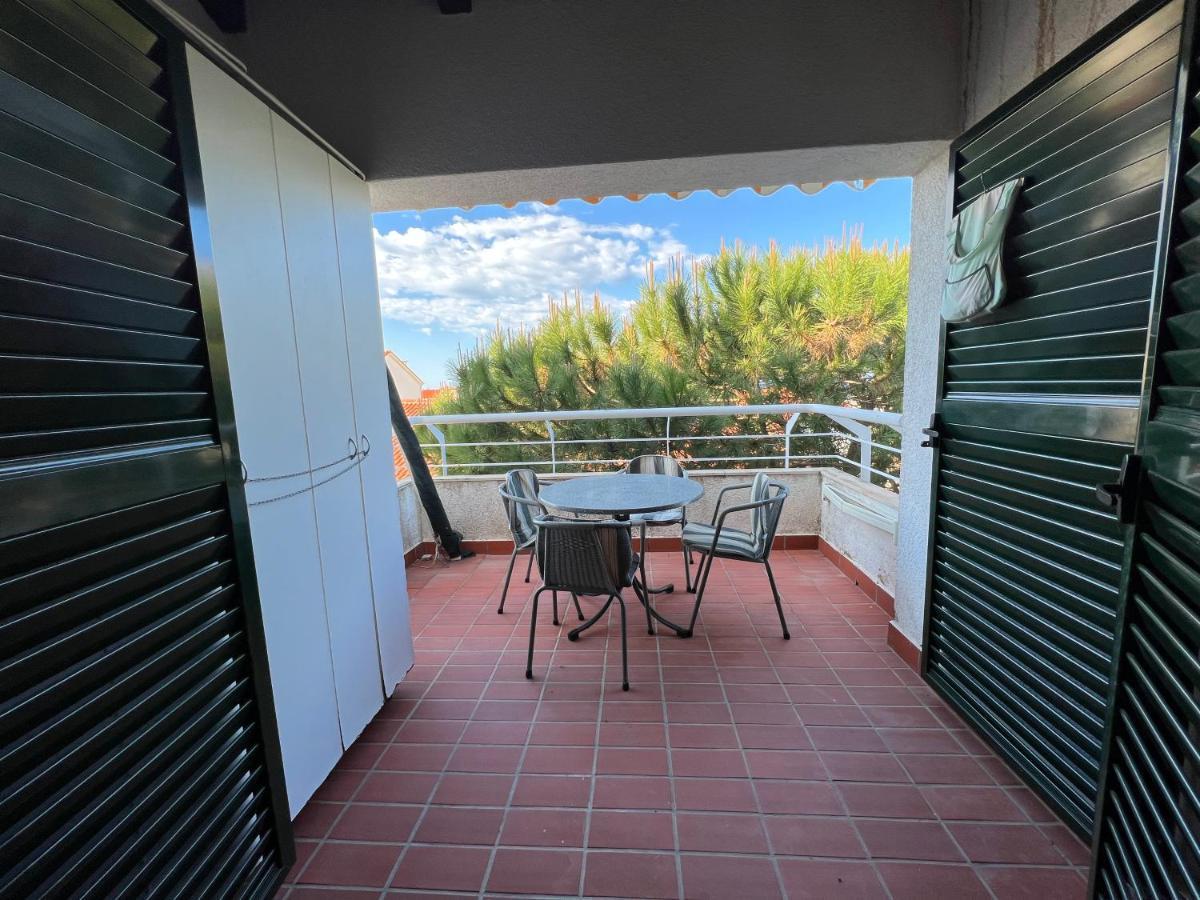 Apartment Luka Novalja Bagian luar foto